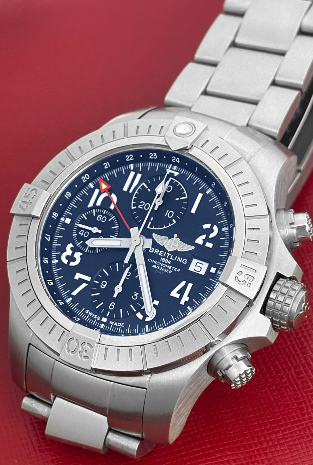 Breitling Avenger Chronograph GMT C53116 - Image 2