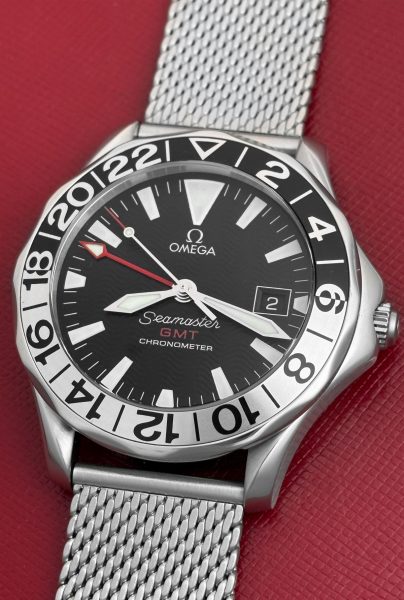 OmegaSeamaster GMT